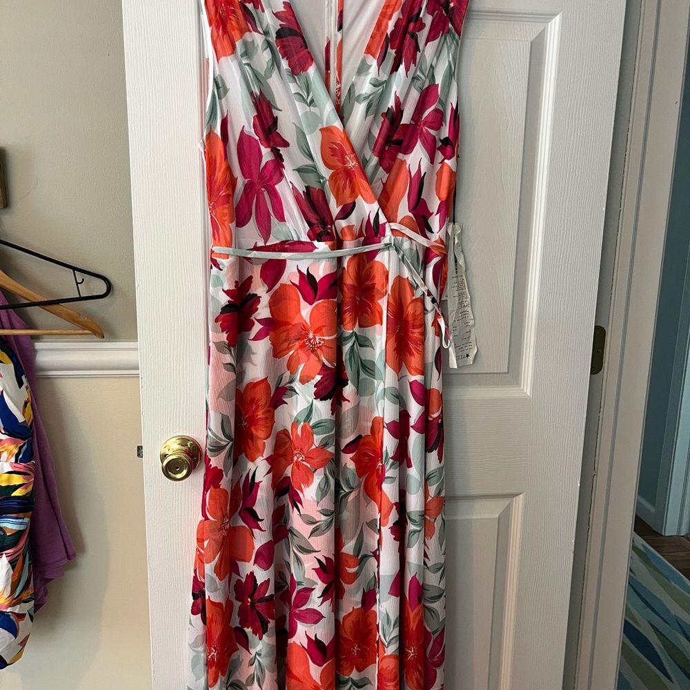 Calvin Klein Elegant NWT Floral Maxi Dress - Pink and Orange